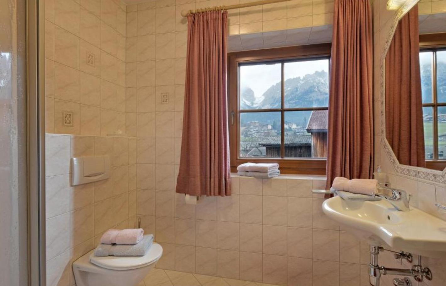 Gaestehaus Brantlhof Zimmer Und Ferienwohnungen In Going Am Wilden Kaiser Værelse billede
